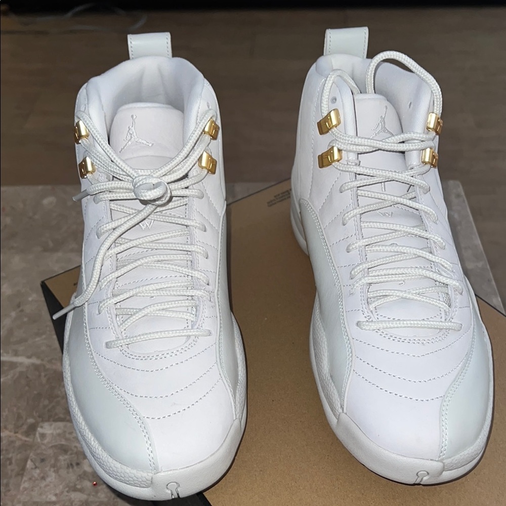 Jordan Men's White and Gold Sneakers fits men’s 9.5